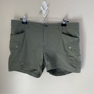 EDDIE Bauer Womens Olive Green Cargo Shorts Outdoor Casual Nylon, Size 14